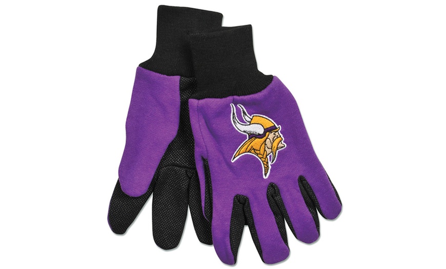 2 Pairs of NFL Utility Gloves | Groupon Goods