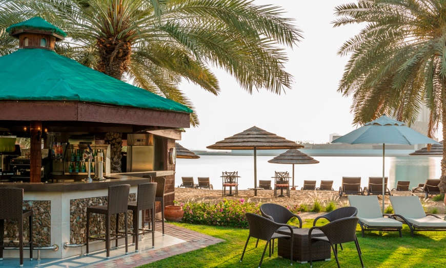 Image 1: 1 or 2 Nights with Breakfast at 4* Hotel in Abu Dhabi 