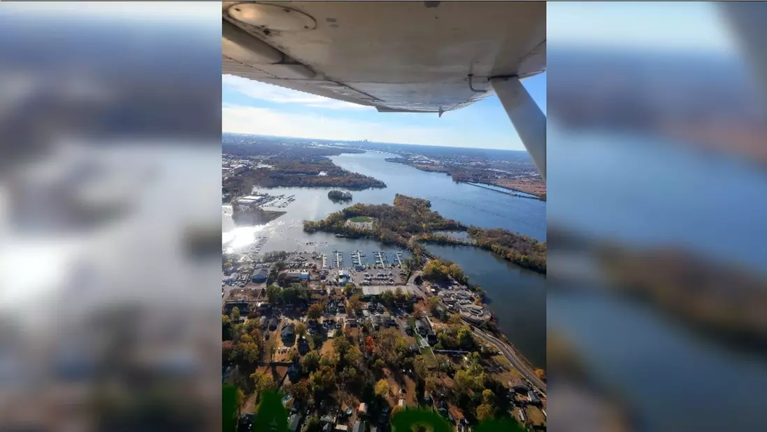 Hands-On Flying Lessons & Scenic Philadelphia Tours