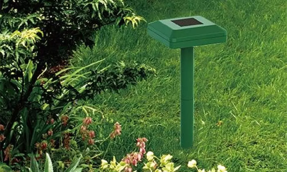 Bell and Howell Solar Mole Repeller - Primary Image