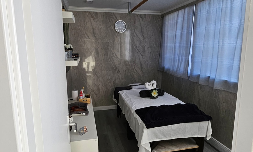 Image 2: 60 Min. oder 90 Min. Thai-Massage für 1 Person