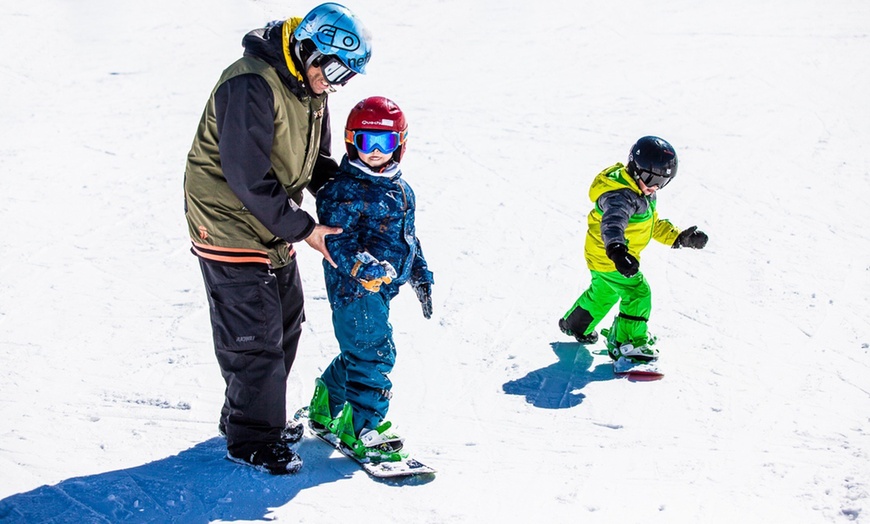 Image 8: Clase de 2 o 4 h de esquí o snowboard para 1 o 2 con equipo incluido