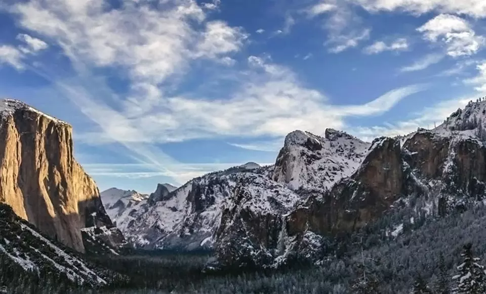 1- or 2-Night Stay for Two or Four with Bottle of Wine and Dessert at Hotel Charlotte near Yosemite, CA  - Primary Image