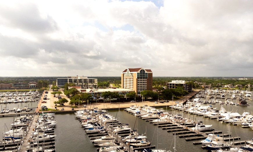 Image 18: Texas Waterfront Resort Escape with Poolside Bar & Dining Experiences