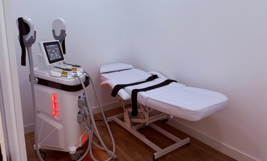 Image 2: Sesión de Body Sculpt en Carissa