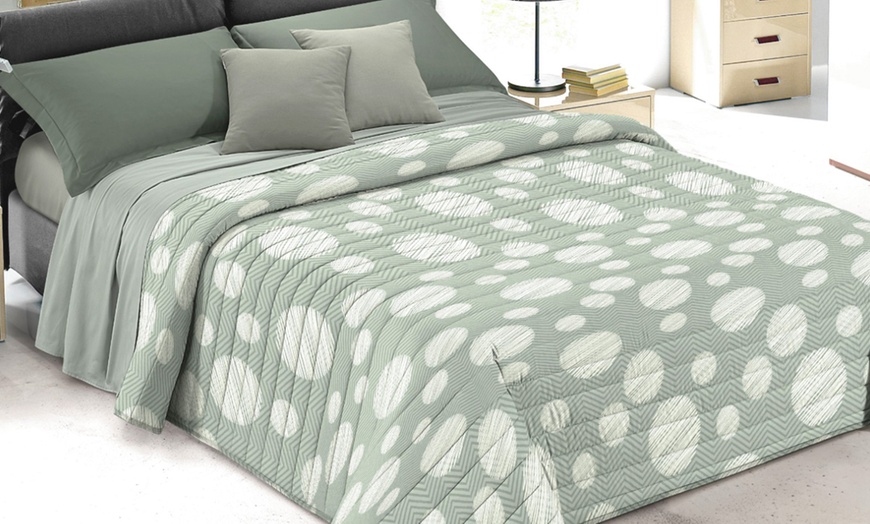 Image 14: Trapuntino estivo in microfibra