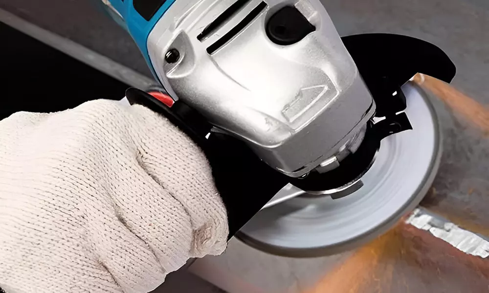 Wiederaufladbarer Winkelschleifer mit 2 Akkus