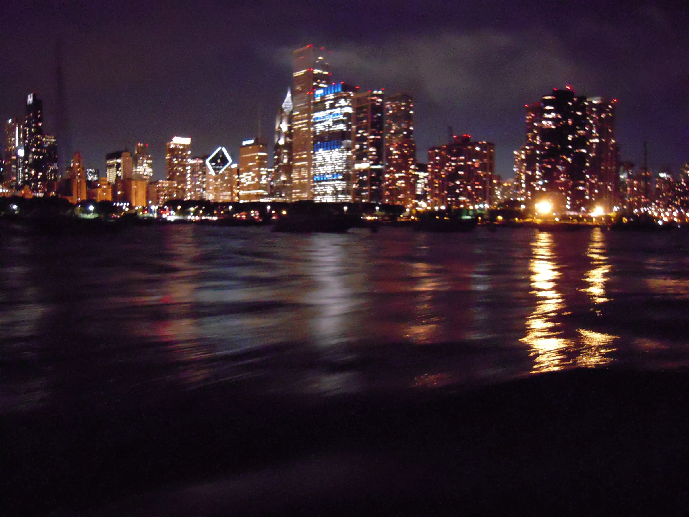 2-Hour Private Boat Tour for Six People with Fireworks and More