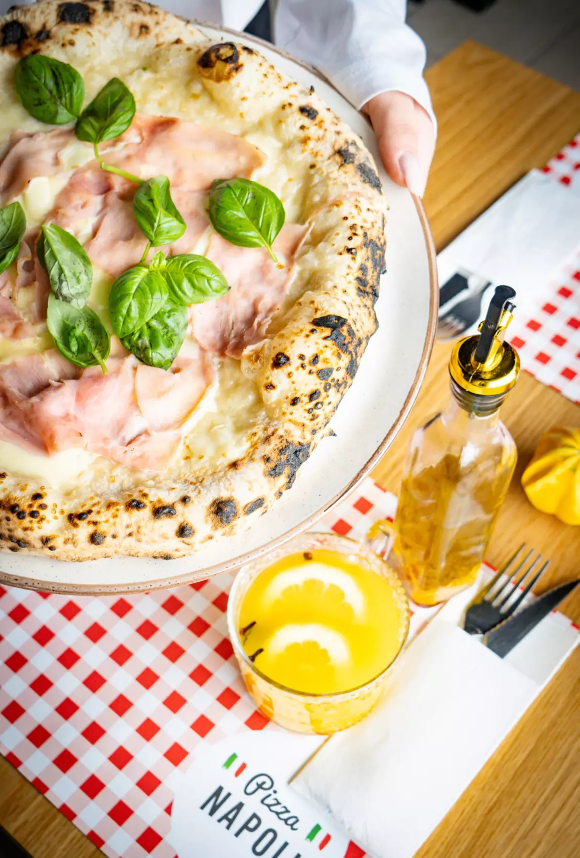 Włoska pizza w wersji klasycznej lub premium oraz napój do wyboru