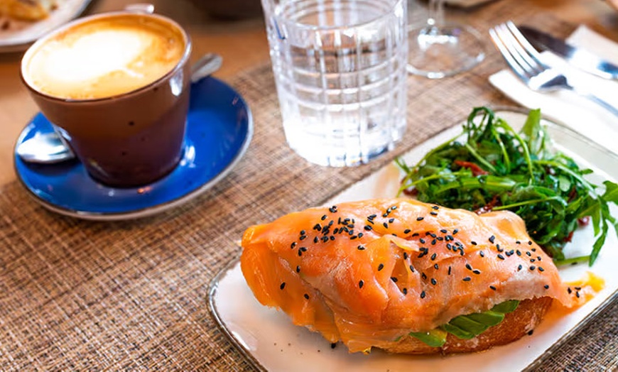 Image 13: Menú de brunch para 2 o 4 con cóctel y espectáculo de piano en directo