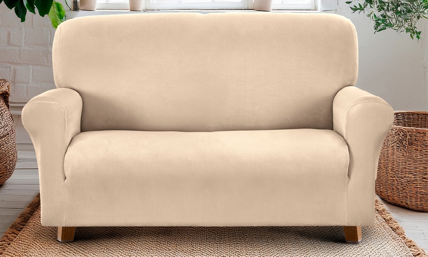 Image 5: Water-Resistant, Elegant Velvet Sofa Cover in Various Sizes