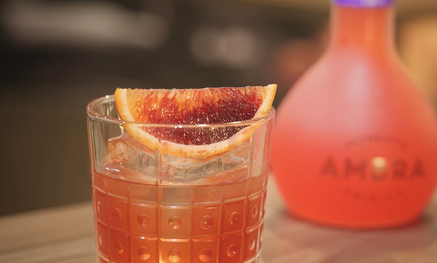 Image 7: Cocktail Masterclass Fun for 4 Friends