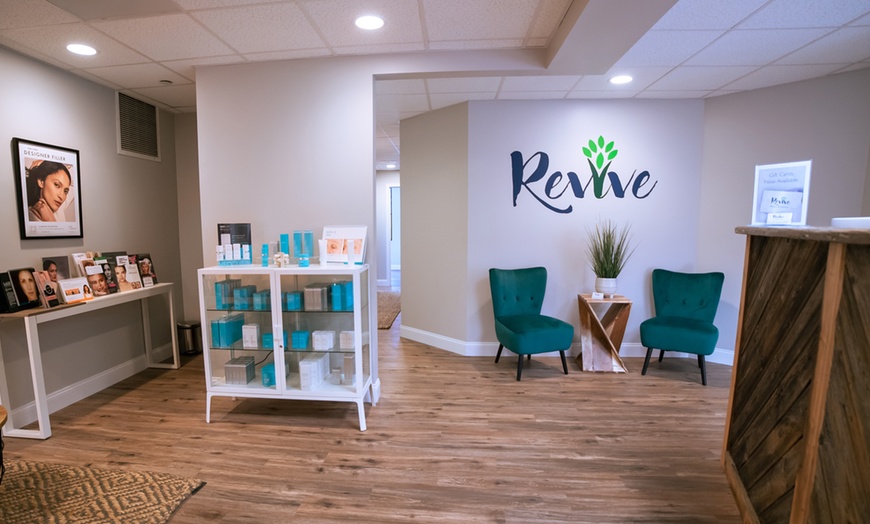 Image 2: Revitalise Your Skin with One, Two or Three Hydrafacials