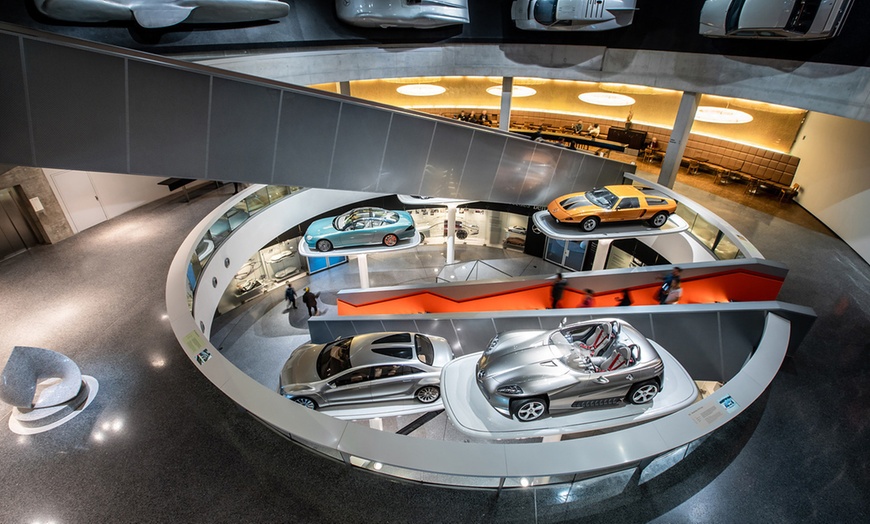 Image 2: Stuttgart: 1 Nacht + Frühstück u. Mercedes-Benz & Porsche Museum