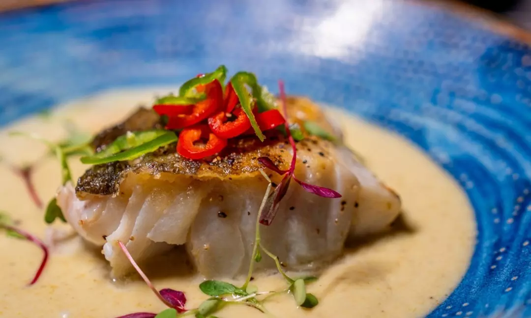 2-Course Dining & Cocktails for 2–4 People with Live Music at 3Sixty