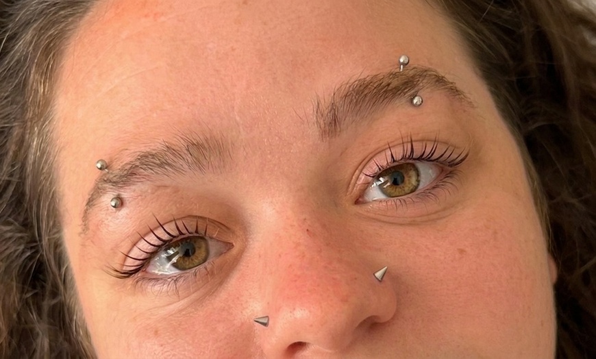 Image 4: Lash Lift & Tint for Defined, Voluminous Lashes