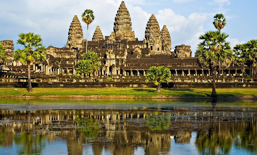 Image 3: 12-Day Vietnam and Cambodia Tour with Hotels, Cruise & Transfers