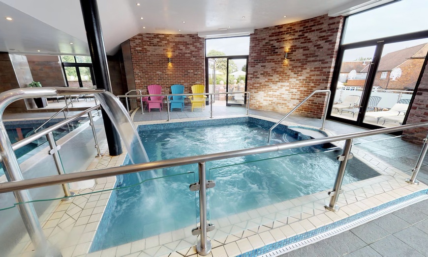 Image 20: Hampshire: 4* Superior Double or Twin Room Stay with Breakfast