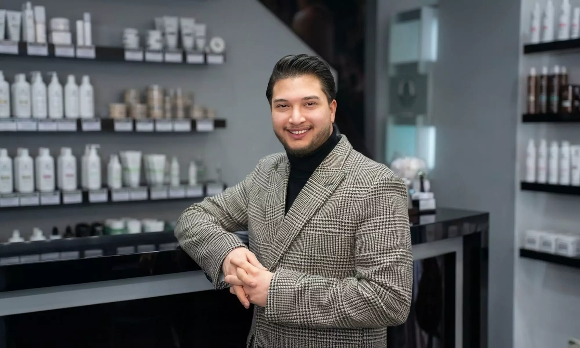 Waschen, Schneiden, Föhnen für alle Haarlängen für 1 Dame