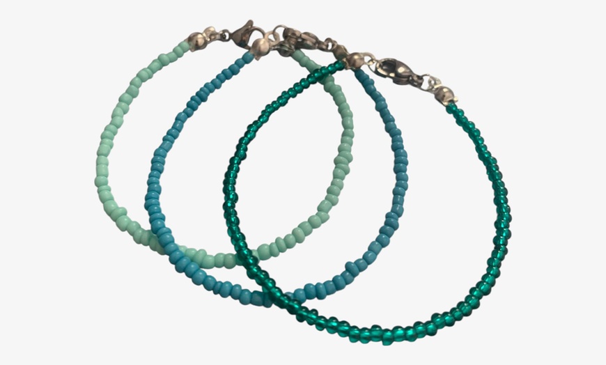 Image 2: Taller de joyas con materiales incluidos y barra libre en Valencia 