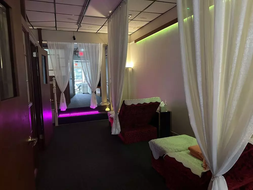 One 60-Min Head Spa, Swedish or Deep Tissue Massage or  30-Min Facial