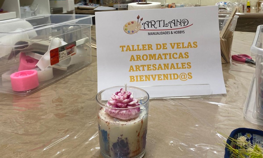 Image 2: Taller de creación de jabón con vino/cerveza y tapas para 1 o 2 pax. 