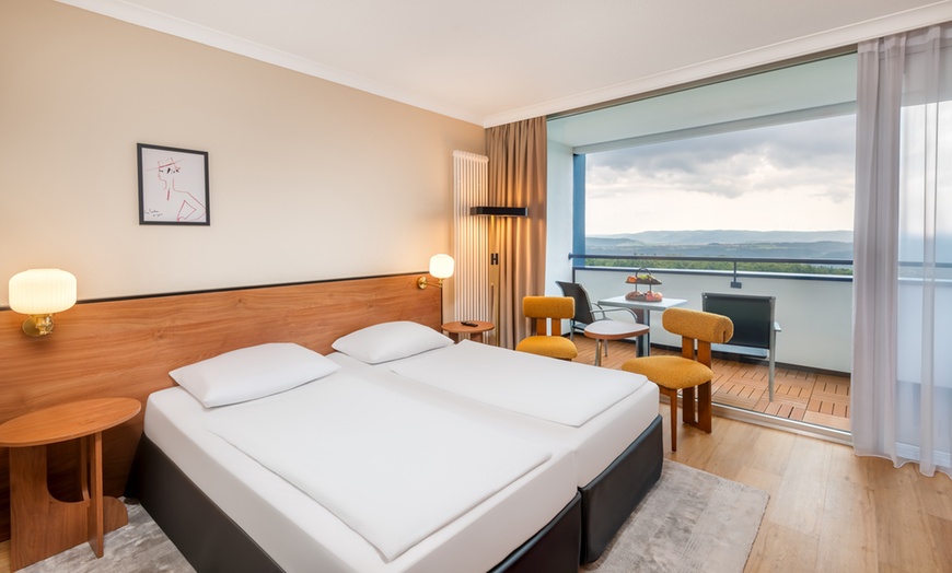 Image 2: Bei Koblenz: Superior-Doppelzimmer mit Halbpension