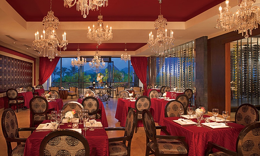 Image 5: ✈ 5-Night Part All-Inclusive Panama Vacation w/ Air from Travel by Jen
