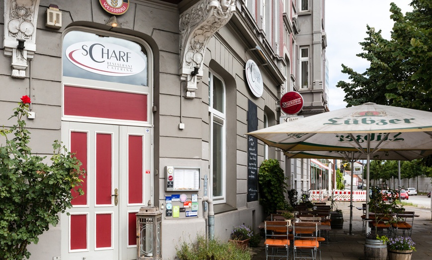 Image 5: Je 1 halbe Ente ohne Knochen aus dem Ofen für 4 Personen