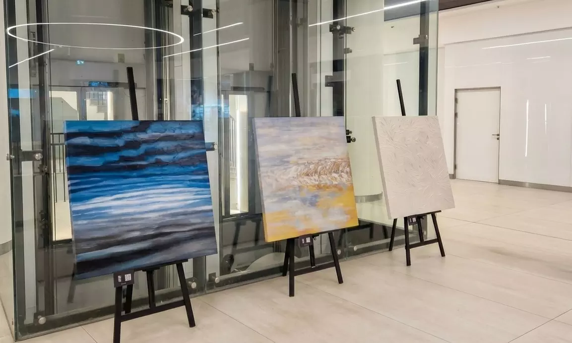 Warsztaty: "Malowanie przy winie" z widokiem na panoramę Warszawy