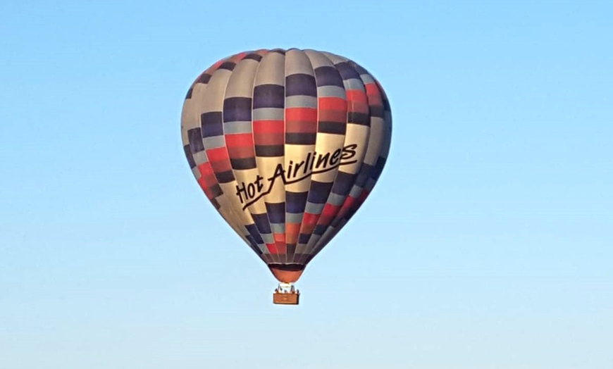 Image 8: Paseo en globo con desayuno y brindis con cava para 1 a 12 personas