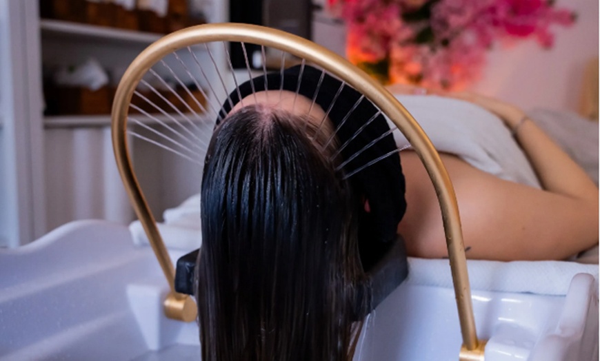 Image 1: Head spa según tipo de cabello con opción a masaje y limpieza facial