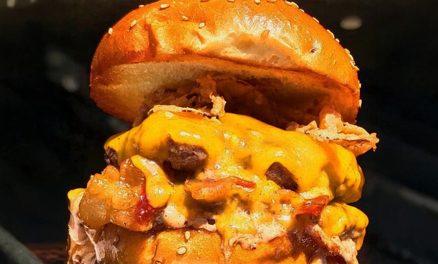 Image 13: Beer Flight & Bar Pie Combos + $50/$100 Food/Drink Credit