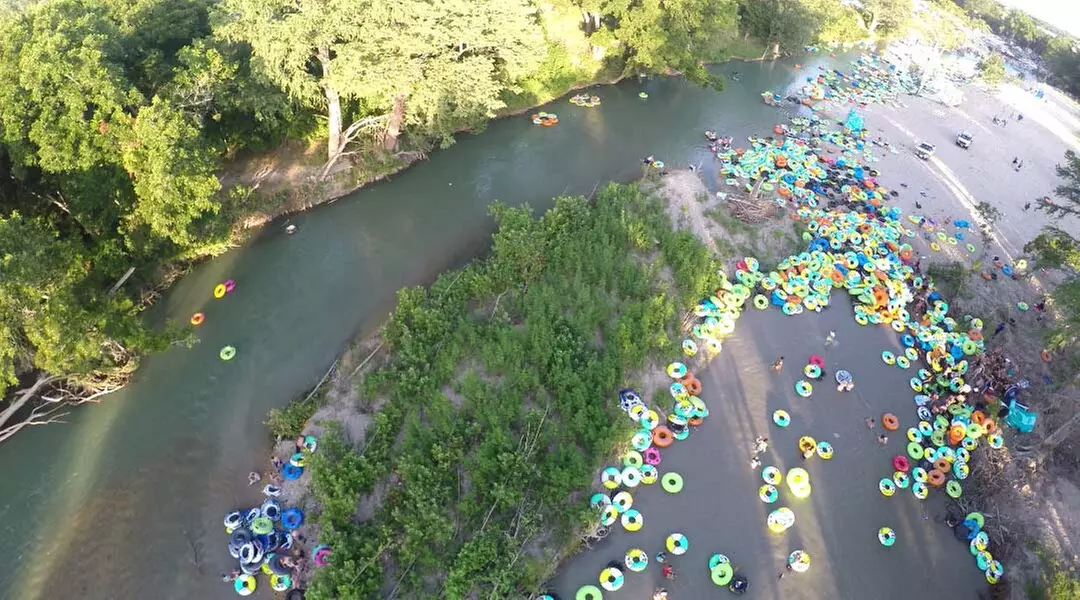 River Tubing Adventure with Transportation – San Marcos River