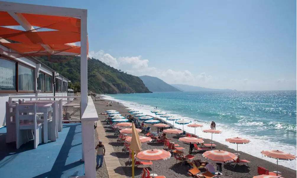 Messina 4*: soggiorno per 2, 3 o 4 persone in mezza pensione