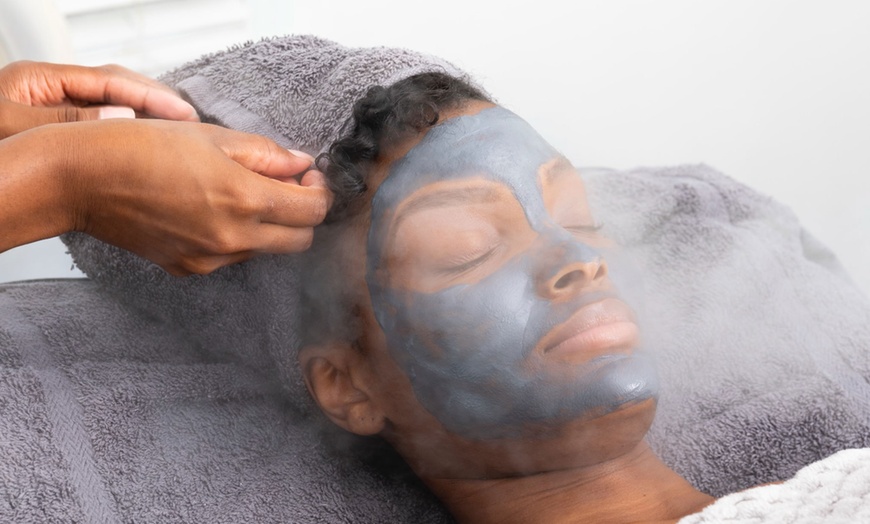 Image 4: 60 Min Pumpkin Facial w/ Upper Body Massage, Customized Facial & More