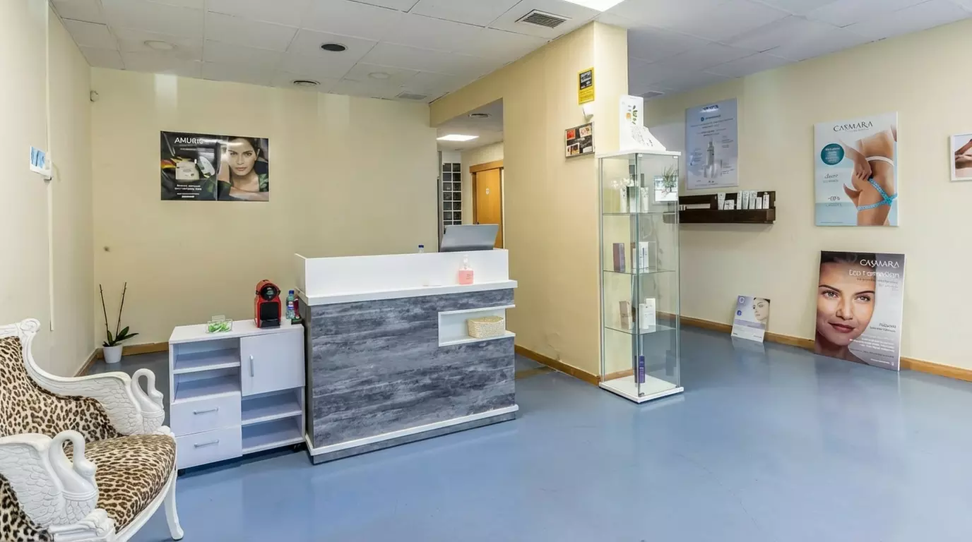 Limpieza facial con microdermoabrasión y/o tratamiento Hollywood Peel