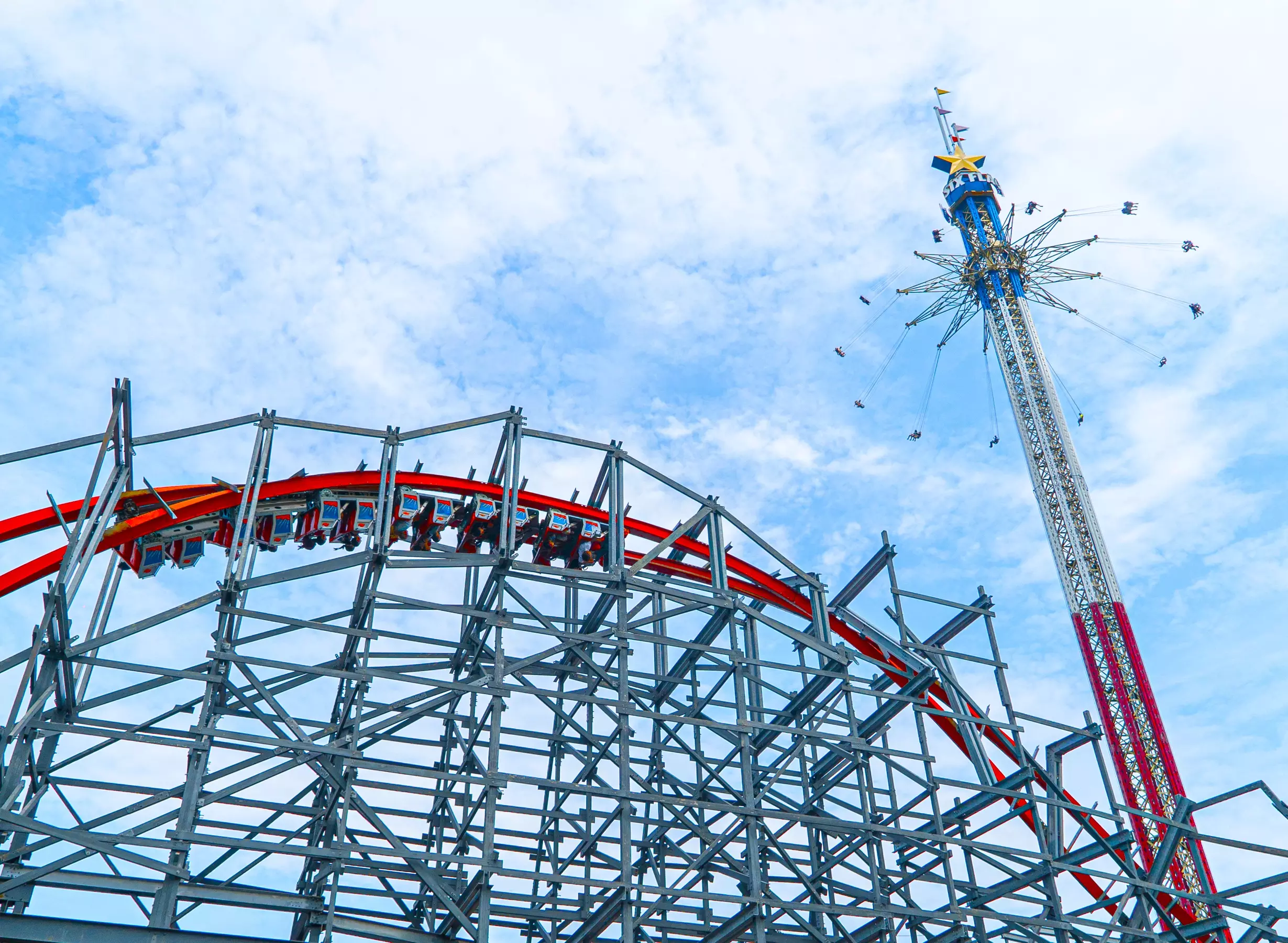 LIMITED TIME OFFER: Six Flags New England (Up to 50% Off) 