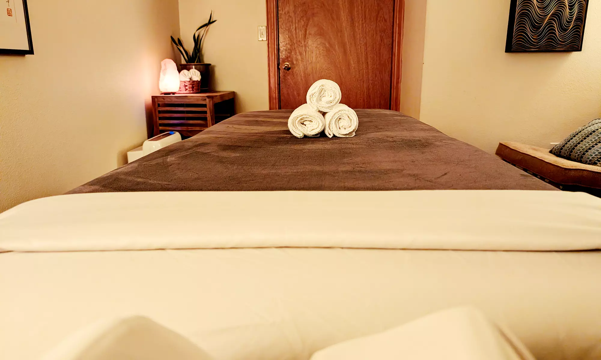 One, Two, or Three 60-Min Deep Tissue or Swedish Massages for One