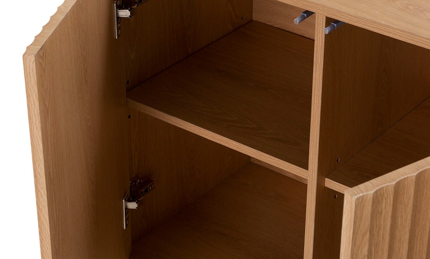 Image 4: Buffet Lluvia à 3 portes effet scié et design minimaliste