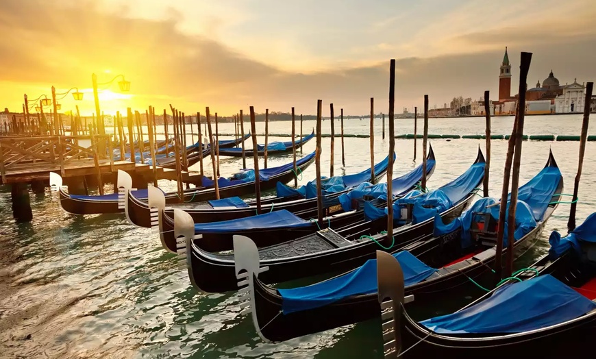 Image 5: ✈ 13-Day Guided St Paul to St Peter w/ Air from Great Value Vacations