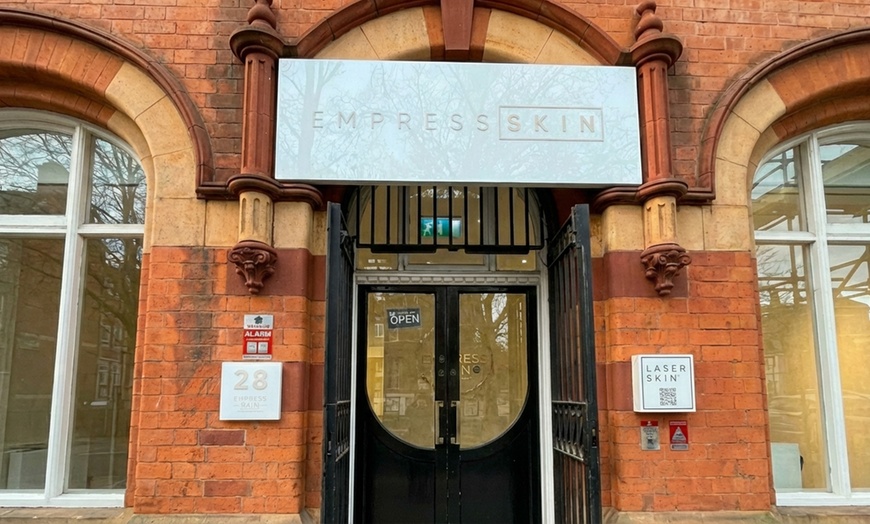 Image 2: 75 or 90 mins Platinum Japanese Head Spa & More