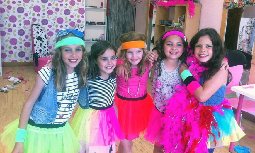 Image 3: Children's Pop Stars Party