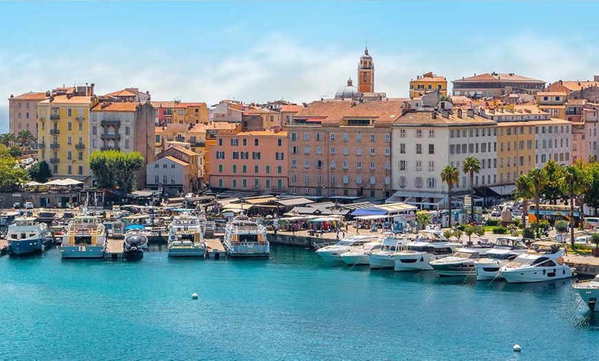 Image 4: Odkryj Korsykę i więcej: zniżka 50 € na podróż promem Corsica Ferries