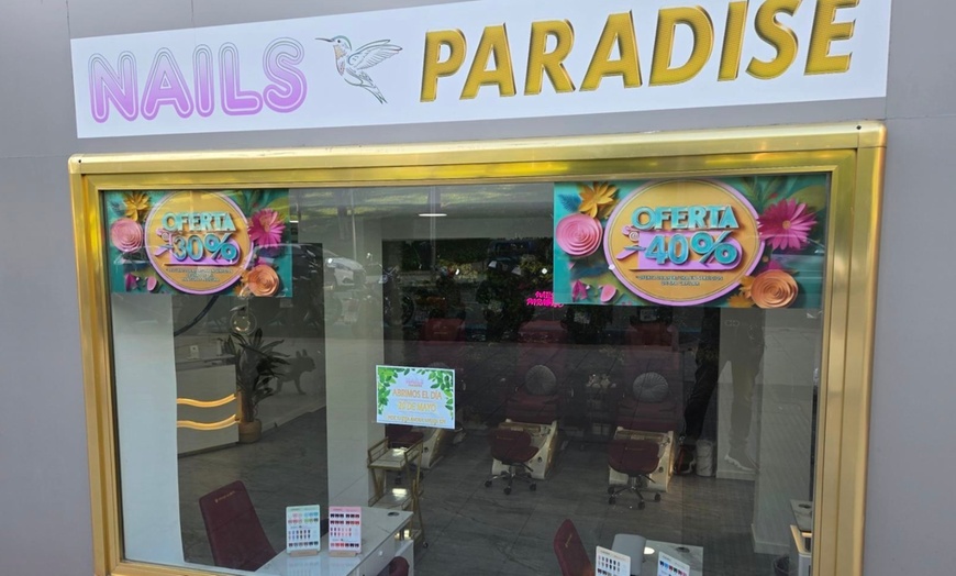 Image 6: Manicura o pedicura con esmaltado normal o semipermanente 