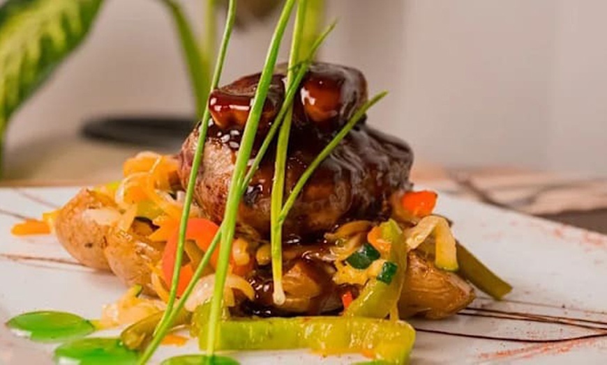 Image 8: Sabores mediterráneos: menú clásico o prémium para 2 o 4 personas