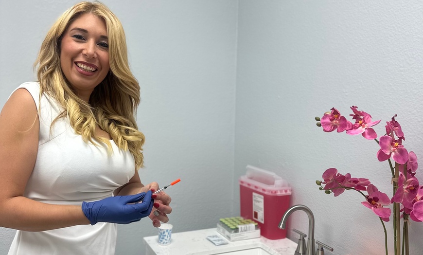 Image 2: 20 or 40 Units of Xeomin, One Syringe of Revanesse Lips and More