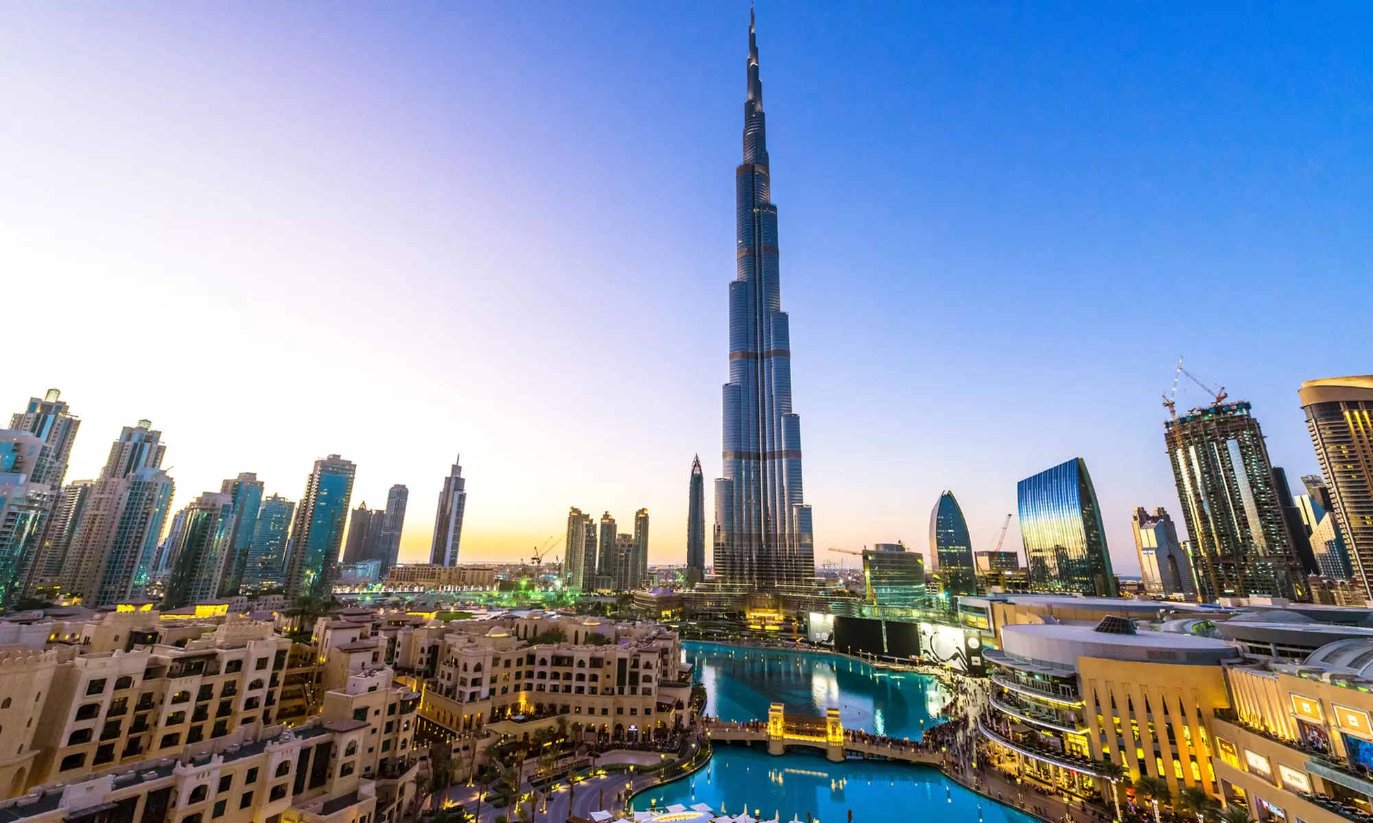 ✈ Futuristic Desert: 7-Night Epic Adventure in Dubai