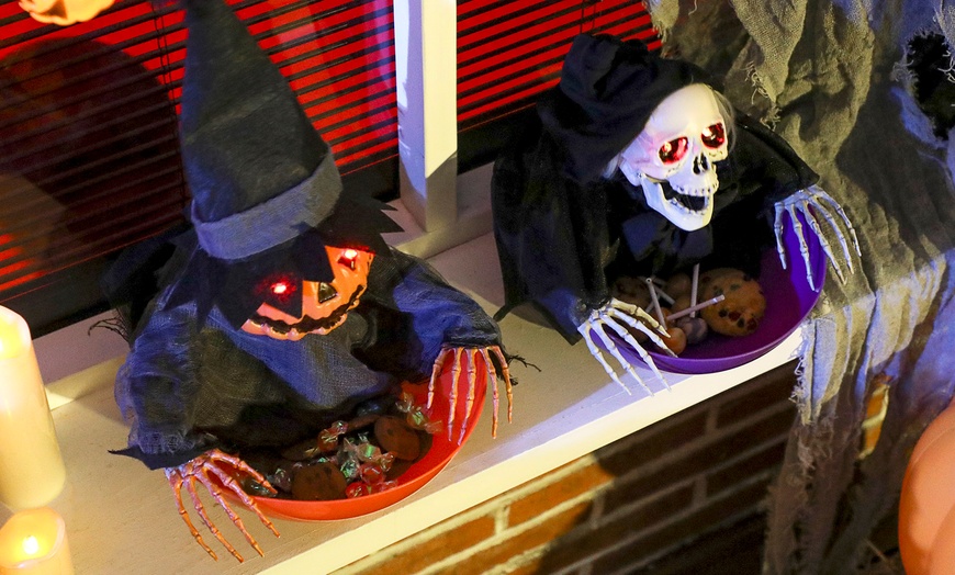 Image 4: Outsunny Animated Halloween Skeleton Candy Dish