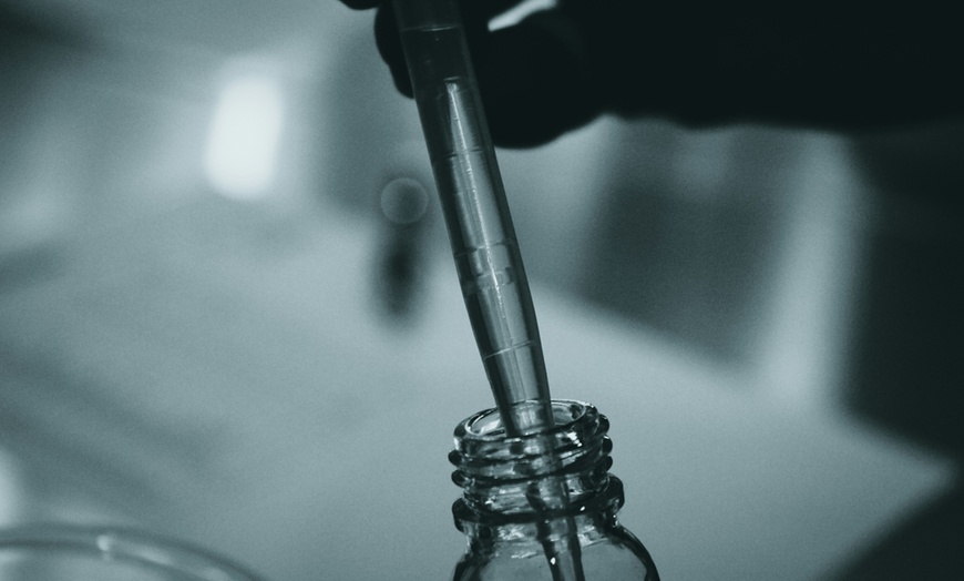 Image 9: Cata olfativa y creación artesanal de tu propio perfume para 1 o 2